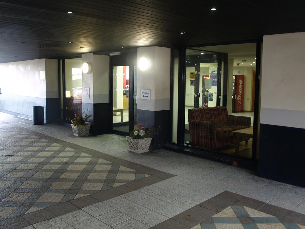 247Hotel.Com Όλνταμ Εξωτερικό φωτογραφία